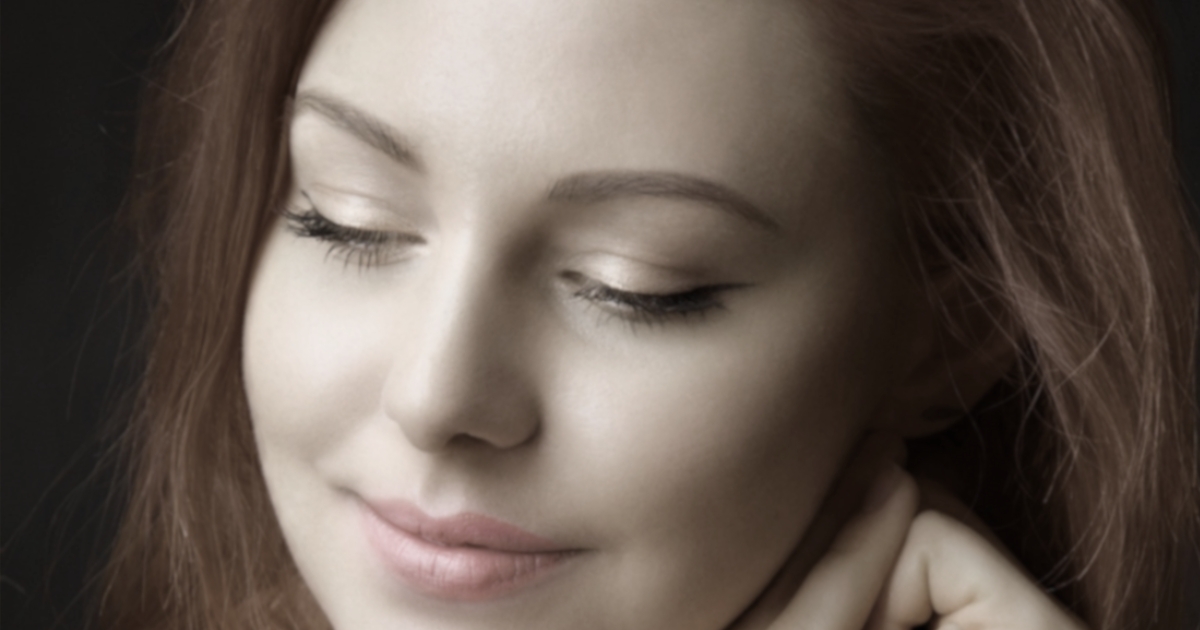 natural looking fox eyes thread lift